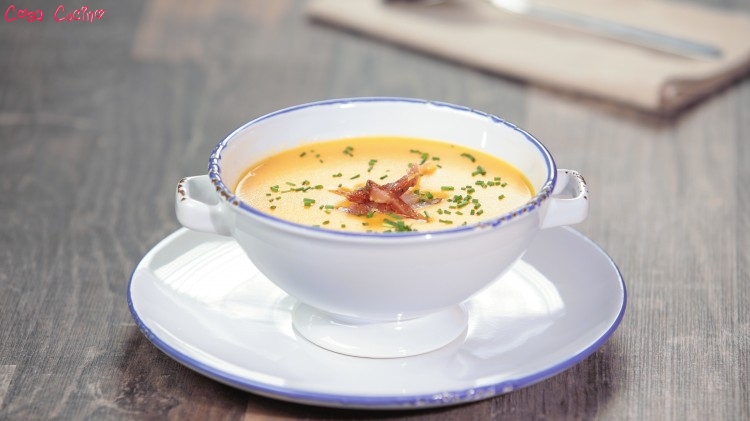 zuppa di patate con la zucca