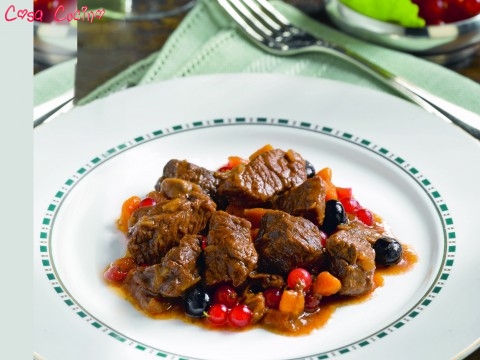 stracotto di vitello con frutti di sottobosco