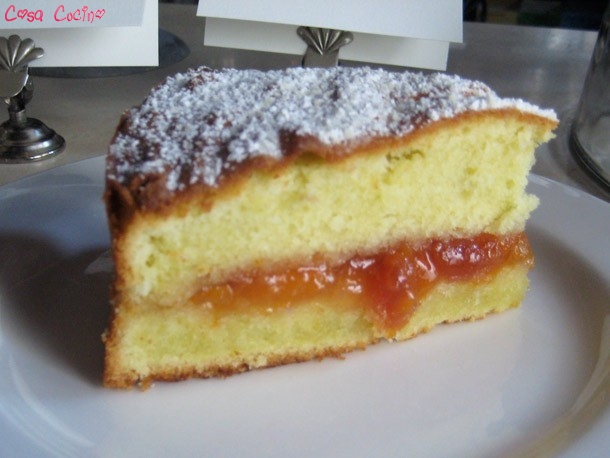 torta farcita alle albicocche