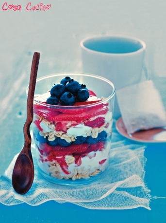 trifle con frutti di bosco