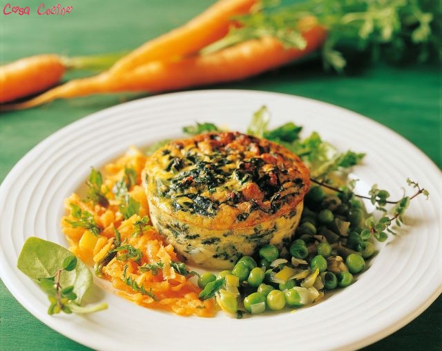 flan di spinaci con germogli e piselli