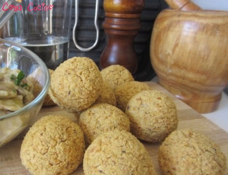 polpettine di ceci con salsa di funghi champignon