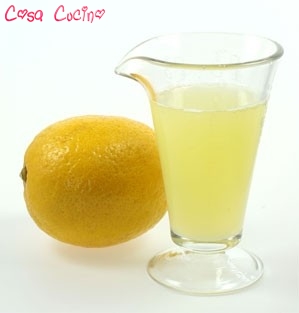 curarsi con le erbe; succo di limone